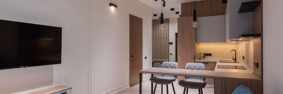 Alugar ou comprar um apartamento mobiliado pode oferecer muitas vantagens para algumas famílias, enquanto para outras nem tanto.