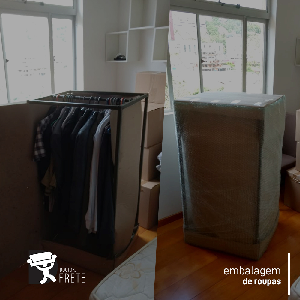 Cabideiro com embalagem de roupas